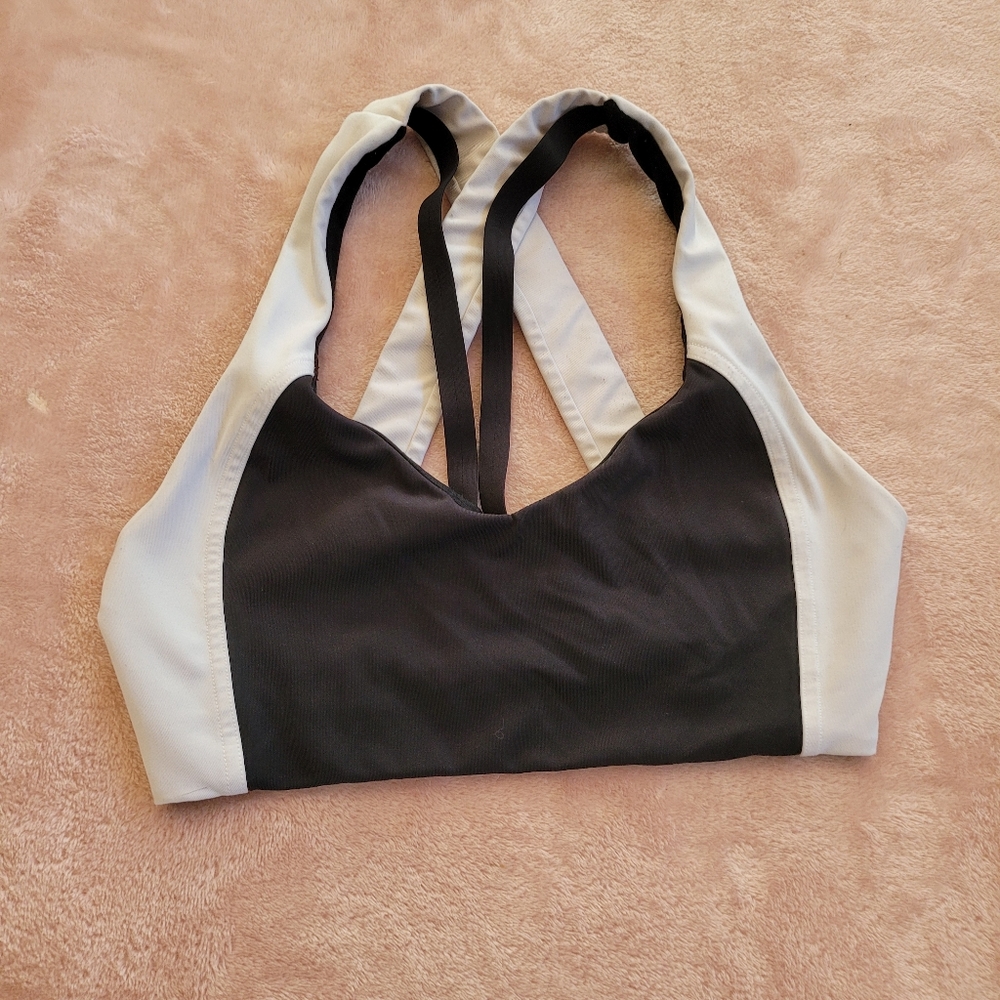 Lululemon sports bra